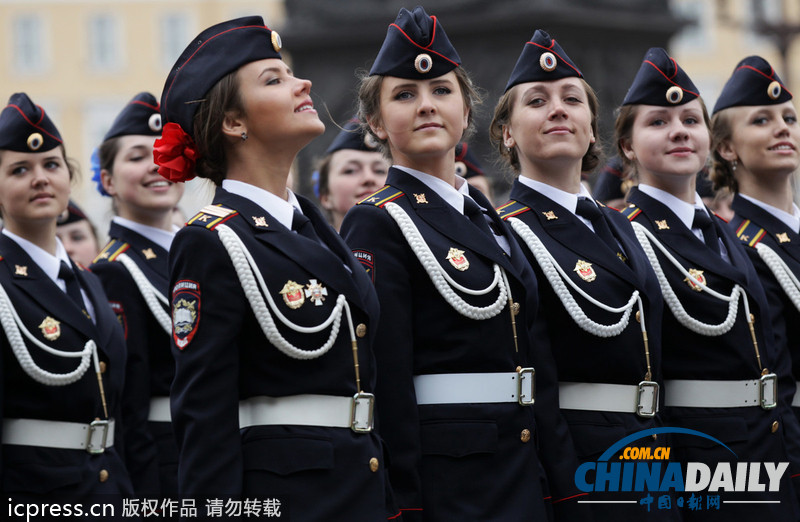 綠色軍營柔美風景線 盤點世界各國女兵誰最美（組圖）