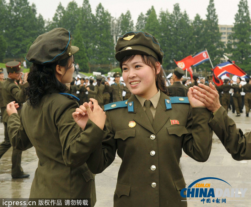 綠色軍營柔美風景線 盤點世界各國女兵誰最美（組圖）