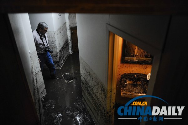 美國(guó)多地因暴雨發(fā)出洪水警報(bào) 已致1死3失蹤（圖）