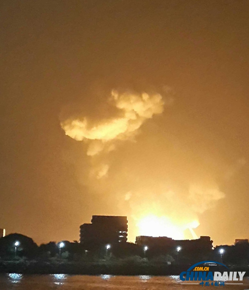 印度潛艇爆炸沉沒 18人受困數人死亡