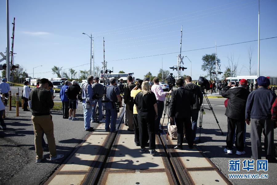 加拿大雙層公交車(chē)與火車(chē)相撞致至少6人死亡