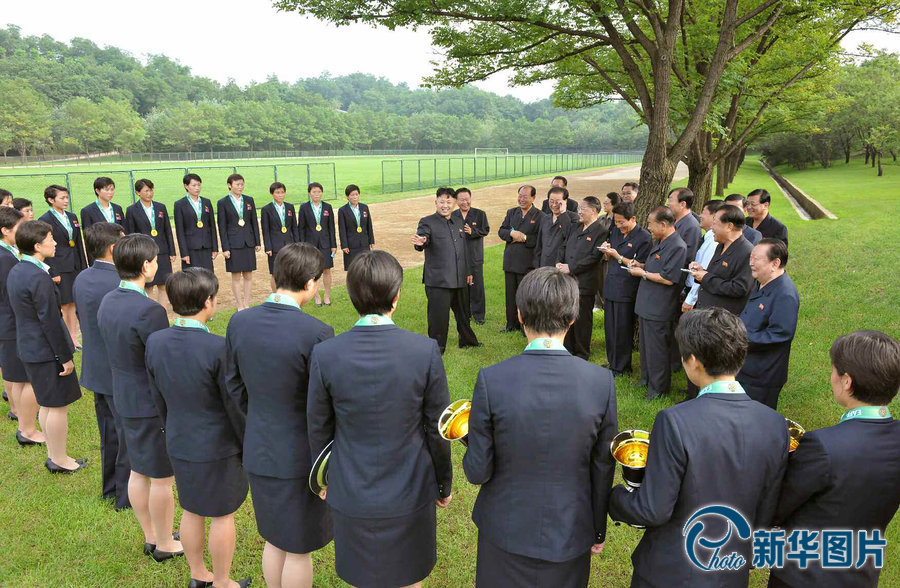 朝鮮運動員獲新式住房 金正恩送沙發作禮物