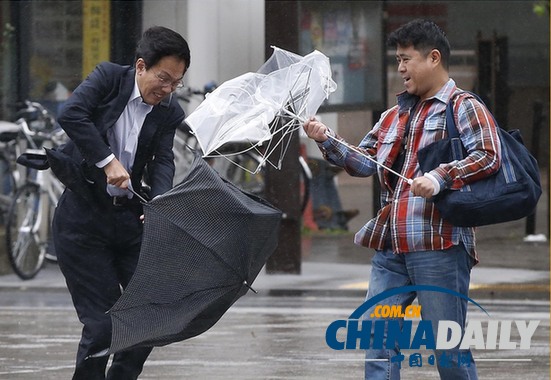 臺風已致日本10余人遇難 安倍指示“救命第一”