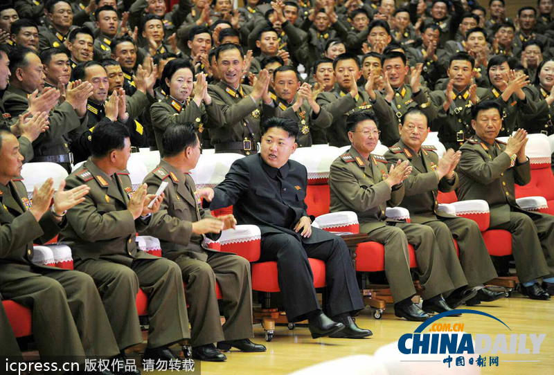 朝鮮最高領導人金正恩觀看軍人藝術慶典（圖）