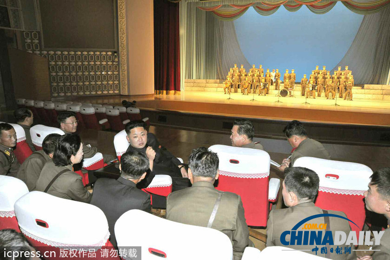 朝鮮最高領導人金正恩觀看軍人藝術慶典（圖）