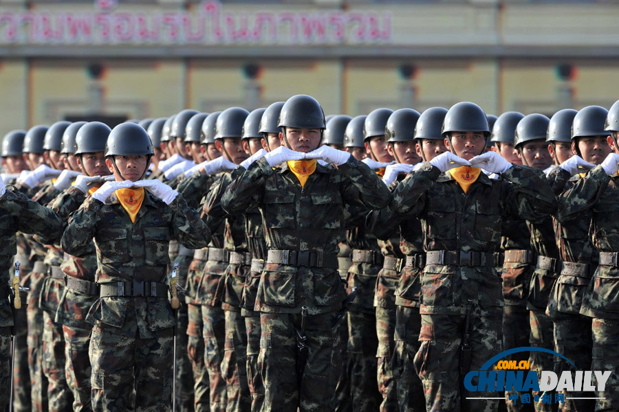 泰國舉行閱兵式慶祝“建軍節”