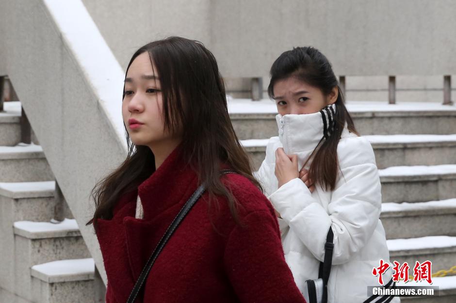 中戲藝考初試 考生雪天趕考