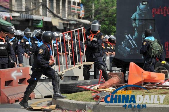 泰國警方清場行動發生沖突致4人死 逮捕逾百人