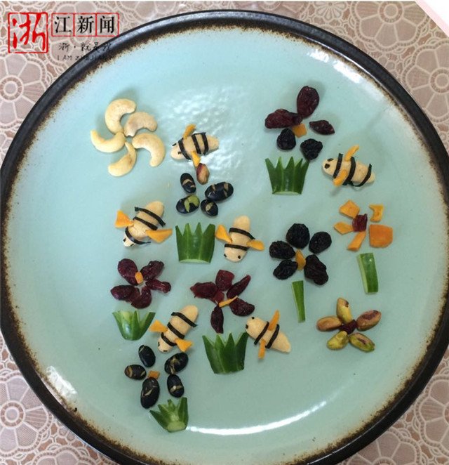 媽媽為女兒做“古詩(shī)早餐” 吃著吃著把詩(shī)就背了（組圖）