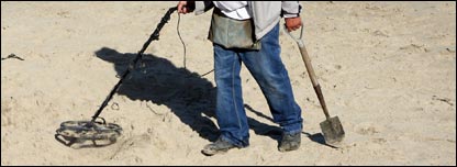 Illegal Archaeologists 非法的考古學家