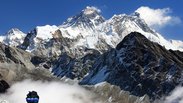 Nepal considers Everest restrictions 尼泊爾考慮對登山者年齡設限