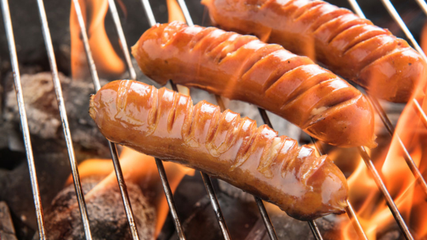 Processed meat 'causes cancer' - WHO 世衛組織：常吃加工肉制品增加患癌幾率