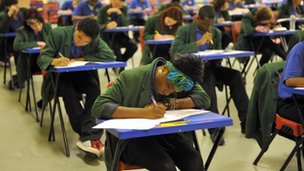 英國教改急轉彎 GCSE獲保留