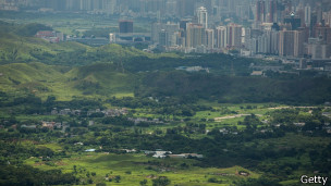 資金撤離 英大學香港分校“難產”