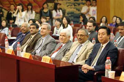 十余駐華外交官出席外經貿外語文化節