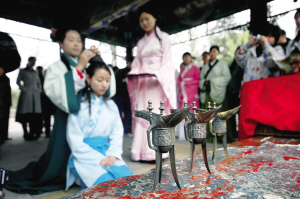 女大學生清華大學內行笄禮慶成人