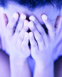 人真的會被嚇?biāo)绬幔?/>Vocabulary：</font></strong></p>

<p>Elude：逃避</p>

<p>Cop：（口語）警察</p>

<p>Botched：糟糕的；搞砸的</p>

<p>Fugitive：逃亡的</p>

<p>Prosecutor：檢察官</p>

<p>Felony：重罪</p>

<p>Neurology：神經(jīng)（病）學(xué)</p>

<p>Physiology：生理學(xué)</p>

<p>Dilate: 放大</p>

<p>Pupil: 瞳孔</p>

<p>Jaguar: 美洲豹</p>

<p>Primitive: 原始的</p>

<p>Rev up: 增大；提高</p>

<p>Hormone: 荷爾蒙</p>

<p>Adrenaline: 腎上腺激素</p>

<p>Neurotransmitter: 神經(jīng)遞質(zhì)</p>

<p>Visceral: 內(nèi)臟的</p>

<p>Receptor: 受體</p>

<p>Cardiac: 心臟的</p>

<p>Myocyte: 肌細(xì)胞</p>

<p>Sinoatrial: 竇房的</p>

<p>Atrioventricular: 心房與心室的</p>

<p>Ventricle: 心室</p>

<p>Predisposition: 傾向性</p>

<p><font size=