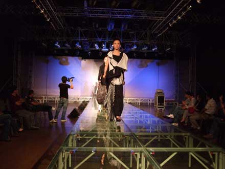 浙江理工大學(xué)上演“時裝秀”