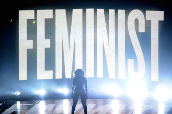 詞語流放投票“feminist”登榜引爭(zhēng)議