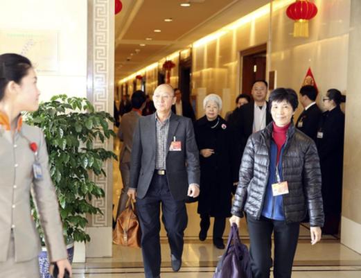 反腐致博彩業萎縮 澳門思轉型