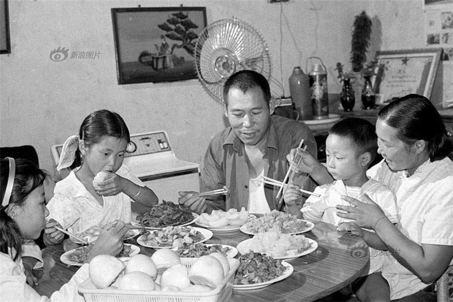 老照片：上世紀八九十年代的富裕家庭什么樣？（組圖）