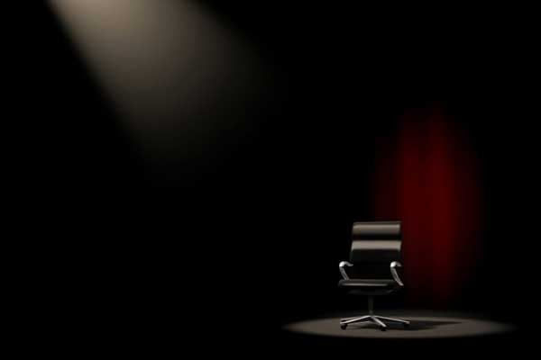 牛津辭典監控中的新詞：empty chair/空椅