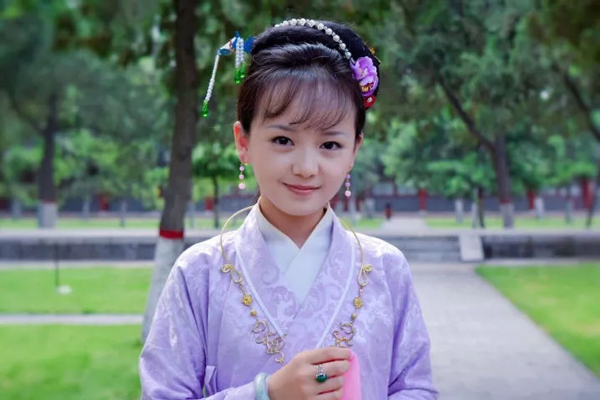 小戲骨版《紅樓夢》演技炸裂，眼角眉梢都是戲，哪個萌娃最得你心？