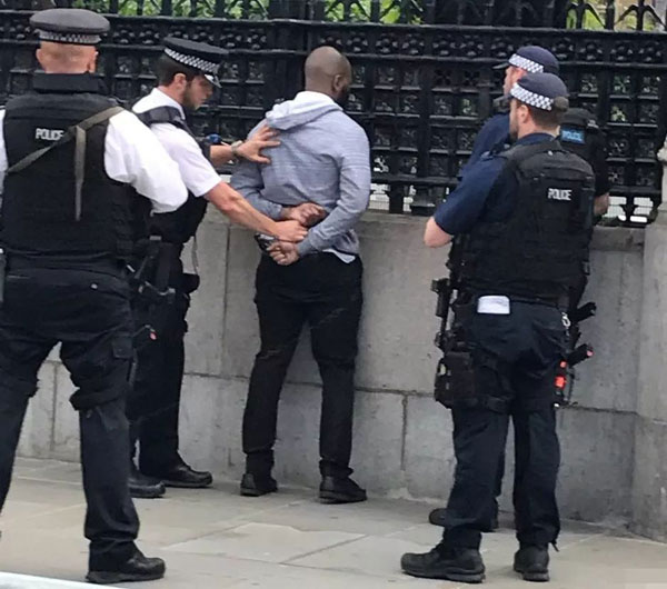 英國警察宣布以后不再管偷竊搶劫！群眾反應(yīng)炸了！