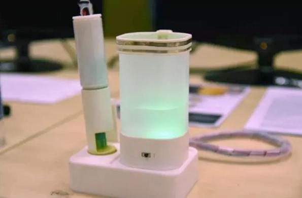 你的好友發來一杯假的檸檬水，嘗嘗不?
