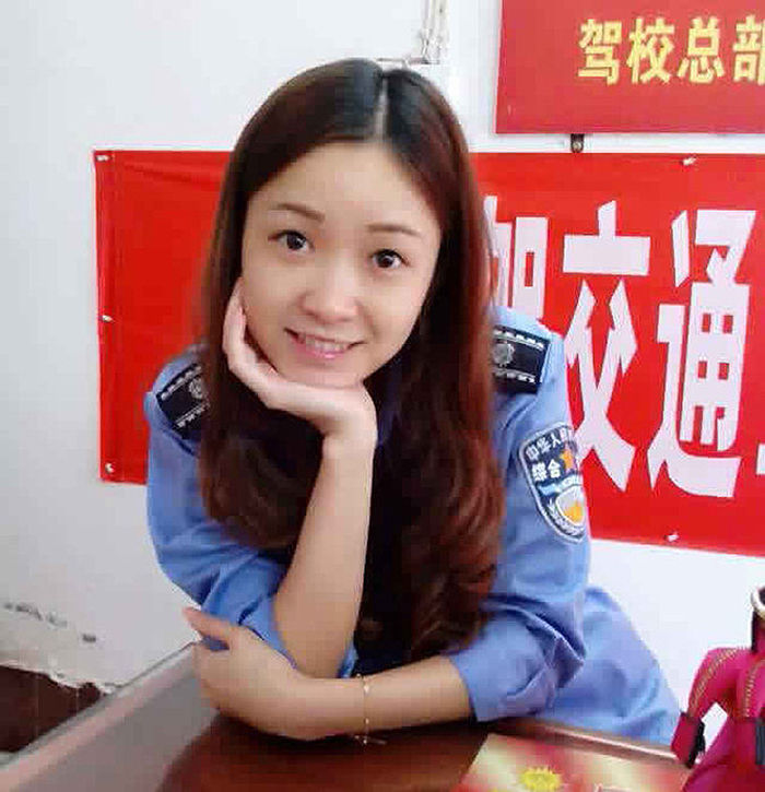 商販稱(chēng)贊四川女神城管