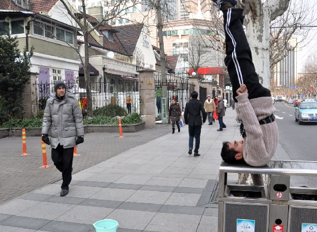 盤點國內“乞討界”的各種奇葩