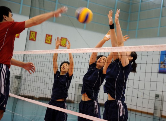 女排主帥王寶泉訓練場上過“五一”
