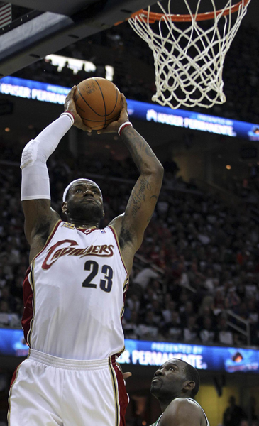 NBA：綠衫軍大勝奪主場(chǎng)優(yōu)勢(shì) 騎士1:1被扳平