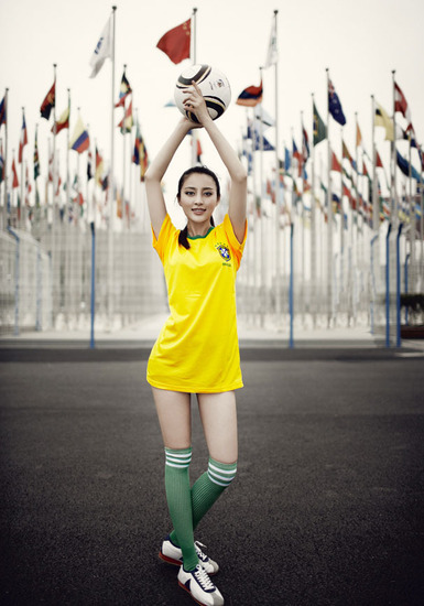 甘婷婷熱辣球服玩轉(zhuǎn)紀(jì)實(shí)