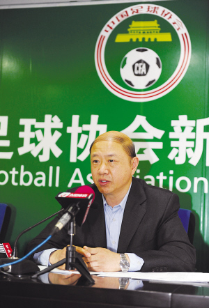 前足協(xié)掌門謝亞龍被邀“喝咖啡” 蔚少輝李冬生協(xié)查