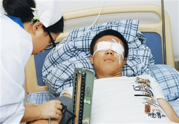 誰來遏制球場暴力年輕化