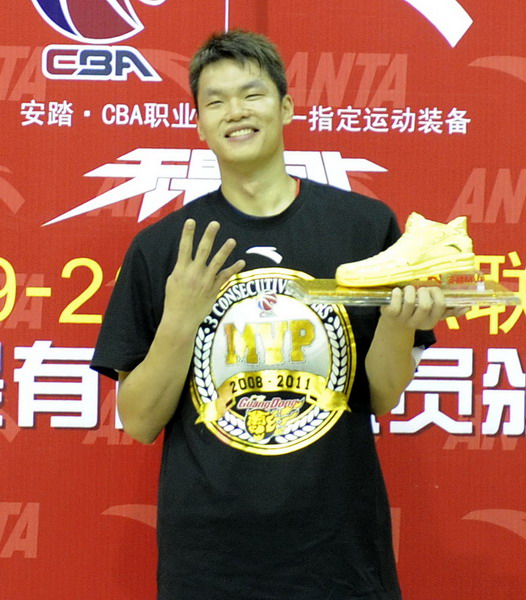 廣東總冠軍MVP究竟怎么了？進攻中你看不到他出手