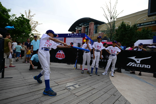 構(gòu)筑棒球樂(lè)土引領(lǐng)時(shí)尚風(fēng)潮——2013年MLB棒球樂(lè)園北京站快樂(lè)傳遞
