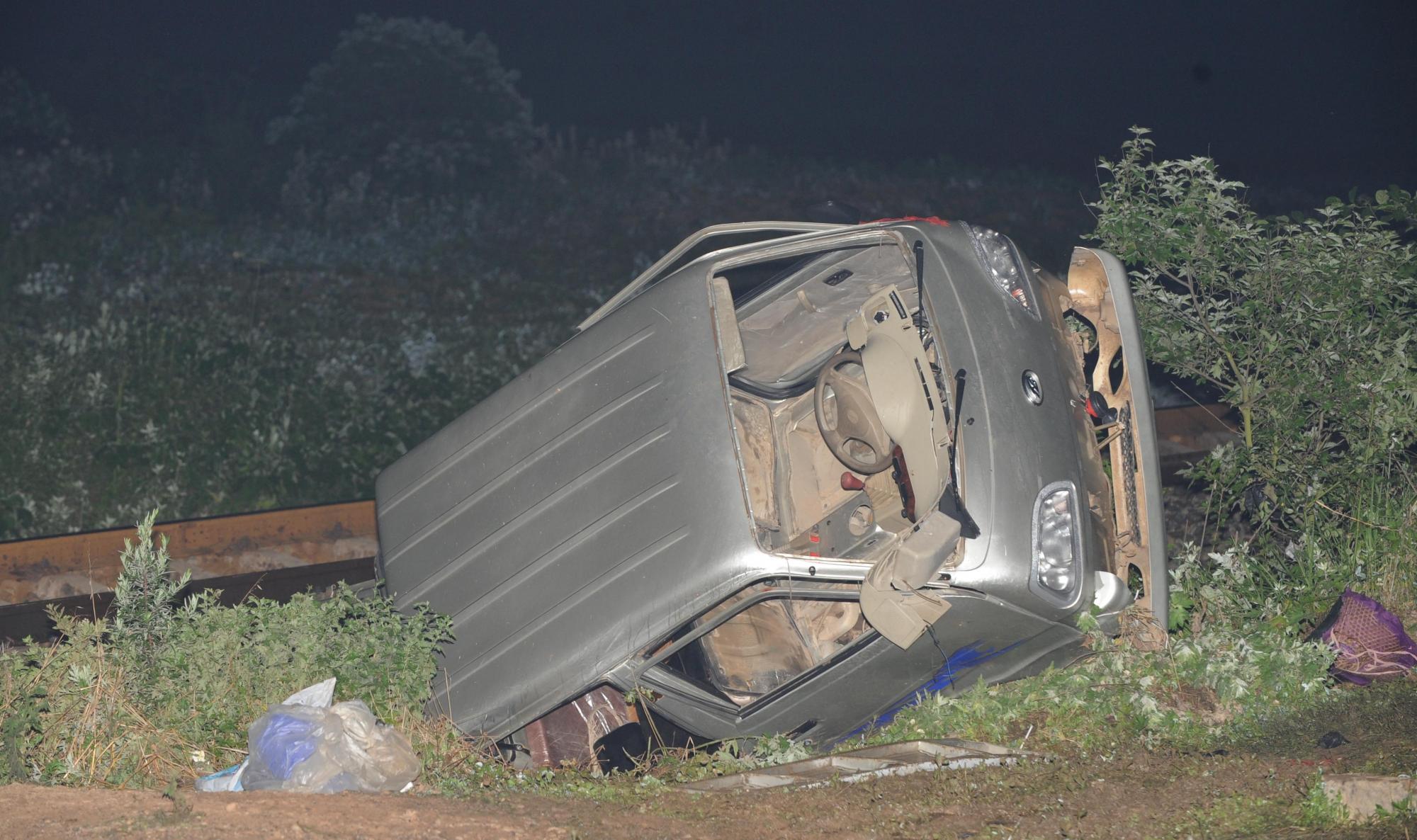 湖北發(fā)生一起火車與汽車相撞事故　9人死亡